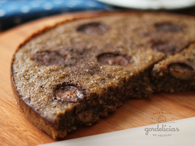 Bolo Integral de Banana. Receita completa em https://raquelicias.com.br.