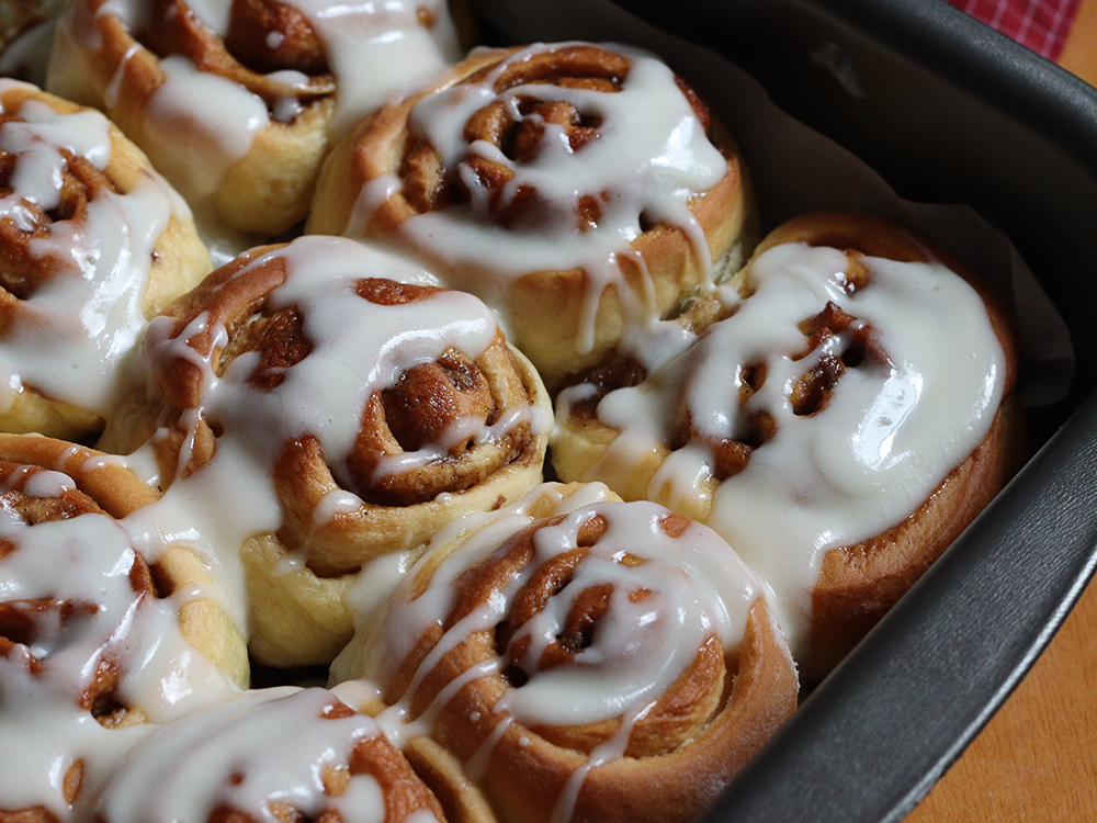 Um dos doces mais famosos do mundo, o cinnamon roll. Custam a